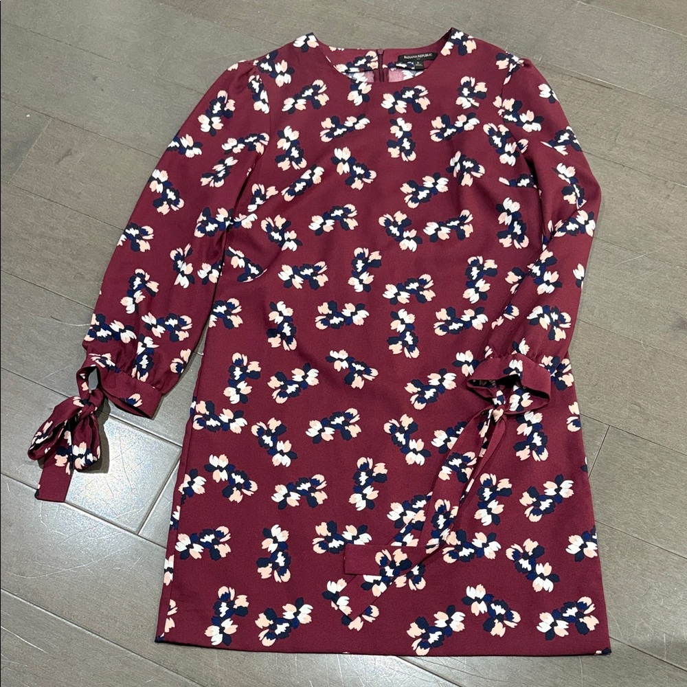 Banana Republic Burgundy Floral Dress EUC Sz 6 worn once.
